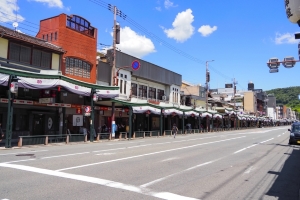 Shijō Street