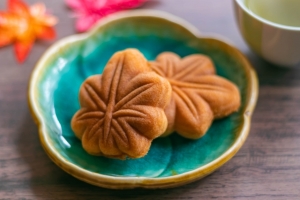 Momiji Manju (maple leaf-shaped cakes)